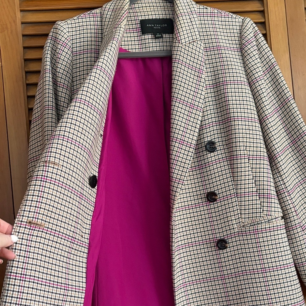 Ann Taylor Petite Houndstooth Jacket in Cream and Blush - Picture 4 of 7